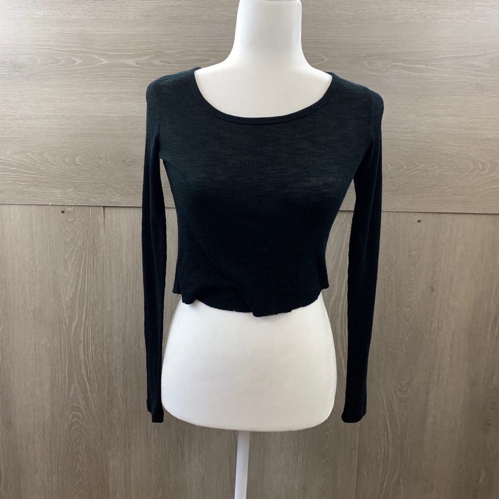 Mossimo Black Cropped Long Sleeve Shirt